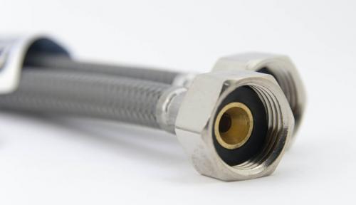 Гибкая подводка для смесителя, какая лучше. Характеристика сильфонной подводки для смесителя