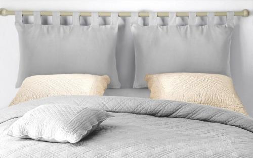 Могут ли плотные обои защитить стены от повреждений. КРОВАТЬ У СТЕНЫ: КАК ЗАЩИТИТЬ ОБОИ ОТ ИСТИРАНИЯ