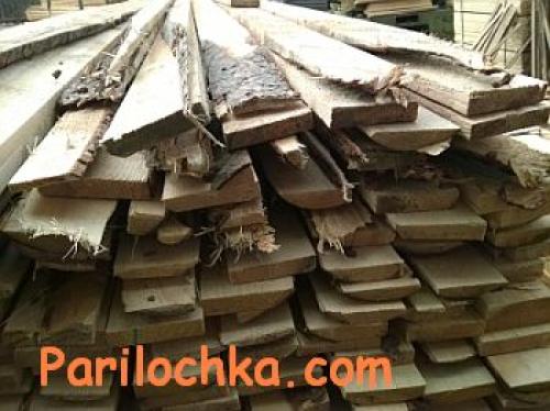 Полки в бане из необрезной доски. Материал для полков