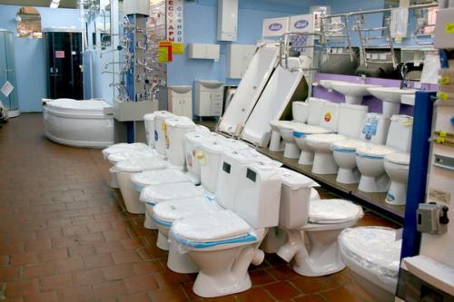 Сливной механизм для унитаза старого образца. Сливное устройство для бочка унитаза: его составляющие