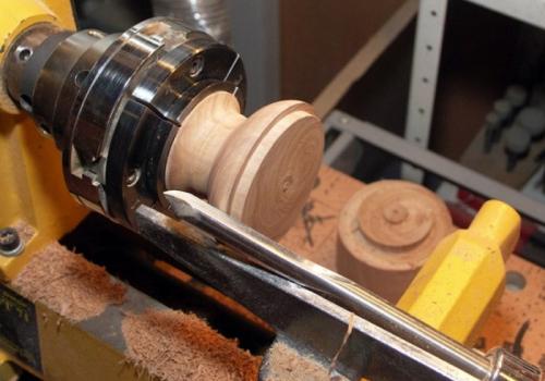 Как работает токарный станок для обработки дерева. Как точить дерево на станке: токарное дело по дереву для начинающих