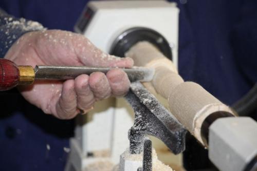 Как работает токарный станок для обработки дерева. Как точить дерево на станке: токарное дело по дереву для начинающих