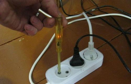 Индикаторная отвертка неоновая. Обычная индикаторная отвертка