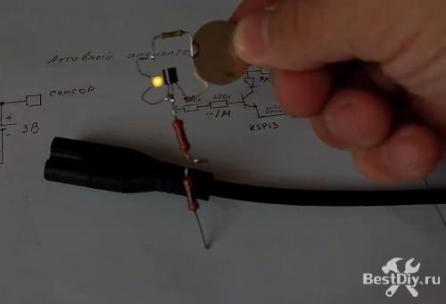 Индикаторная отвертка схема. Универсальная активная индикаторная отвёртка своими руками