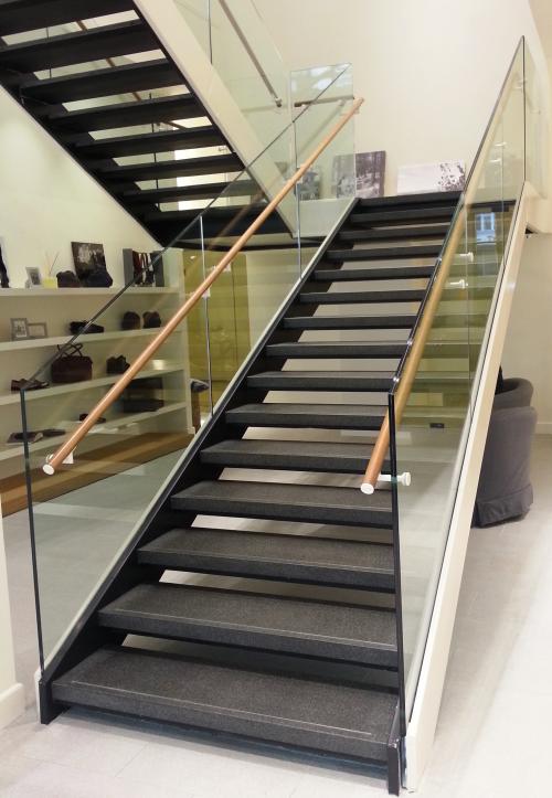 Ограждения из нержавеющей стали. Описание и подбор комплектующих для перил из нержавеющей стали, технология монтажа 01