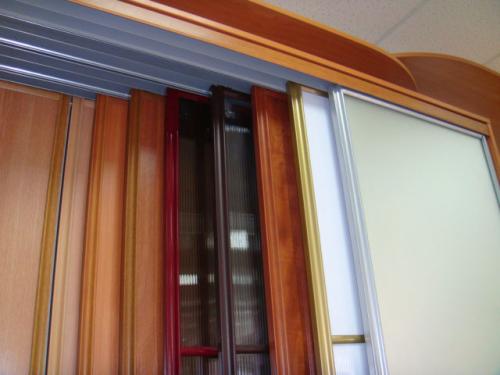 Направляющие для шкафа купе разновидности. Варианты фурнитуры в шкафы купе, основные особенности