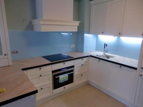 Что можно положить поверх плитки. Чем покрыть плитку на кухне — новое на старое