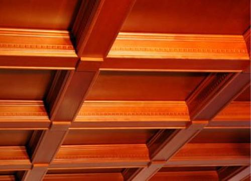 Потолок из дерева своими руками. Виды потолков из дерева