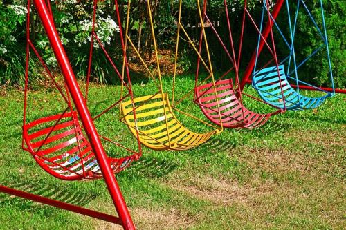 Садовые качели своими руками из металла. Подвесы 05
