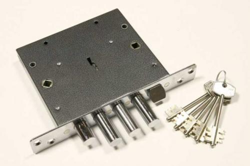 Вставить замок во входную дверь. Замена замка на входной металлической двери: порядок действий и рекомендации