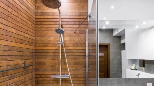 Тропический душ в ванне. Как выбрать тропический душ для душа и ванну со шторкой для ванны?