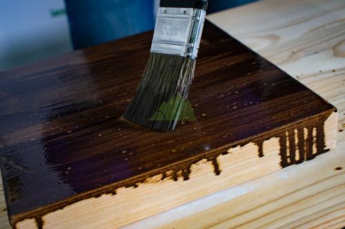 Как красить изделия из дерева. Покраска деревянных изделий – основные составы, применяемые для работы и особенности технологического процесса 08