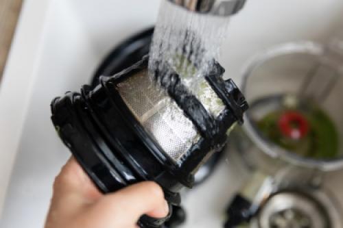 Как правильно ухаживать за соковыжималкой, чтобы она служила дольше. 