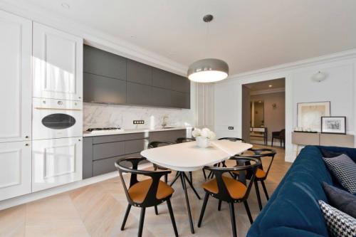 Можно ли духовой шкаф поставить на пол. Духовой шкаф: где ему место?