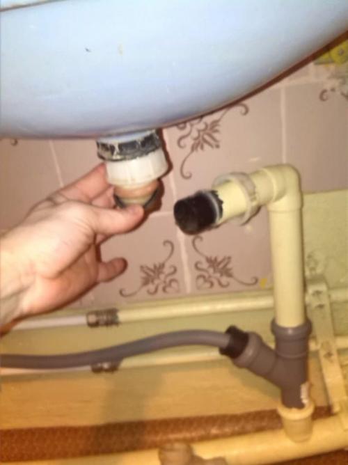 Как выбрать надежный сифон для мойки: советы и рекомендации 10