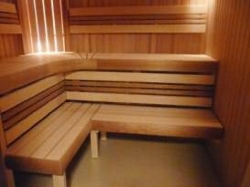 Чем крепить полок в бане к каркасу. Каркас в финской сауне 18