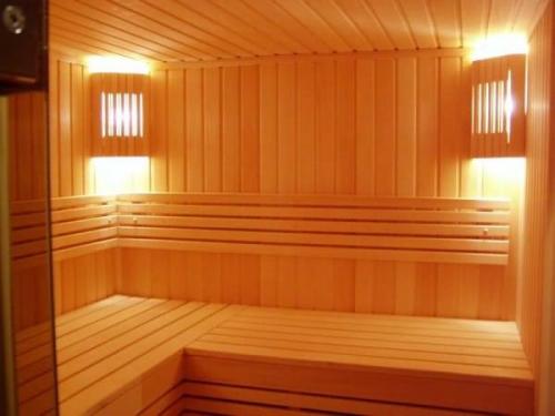 Чем крепить полок в бане к каркасу. Каркас в финской сауне 16