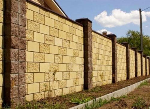 Бетонные плиты для забора. Заборы из бетонных панелей: виды, плюсы, производители, этапы создания