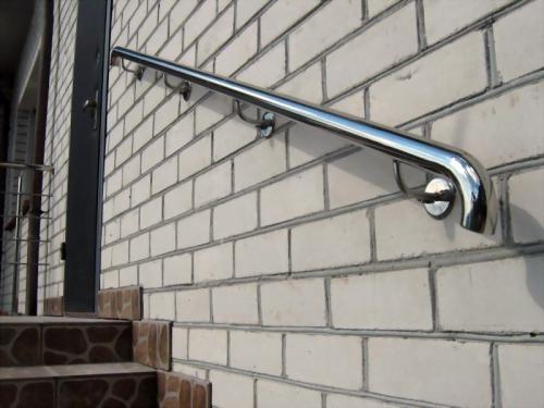 Изготовление перил из нержавейки. Область применения и конструкционные особенности ограждений и поручней из нержавейки