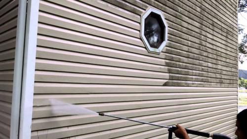 Можно ли мыть сайдинг мойкой высокого давления. Как мыть сайдинг на доме?