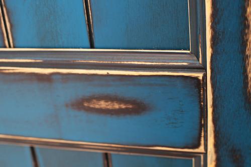 Старая дверь – новый облик: 5 креативных идей для декора своими руками 01