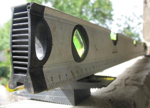 Монтажные клинья для дверей. Монтажные клинья: особенности использования при укладке пола на лагах 01 Монтажные клинья для дверей. Монтажные клинья: особенности использования при укладке пола на лагах 01