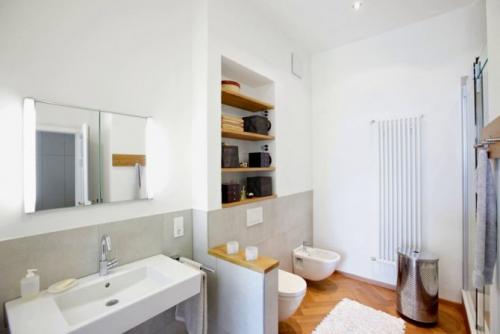 Полки в ванной из гипсокартона размеры. Полки в ванной из гипоскартона: особенности конструкции