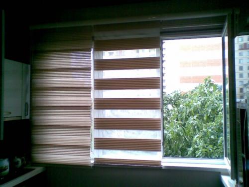 Жалюзи своими руками из картона. Жалюзи своими руками: простая инструкция по созданию вертикальных, горизонтальных и рулонных вариантов (125 фото)