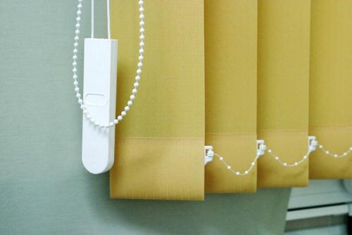 Жалюзи своими руками из картона. Жалюзи своими руками: простая инструкция по созданию вертикальных, горизонтальных и рулонных вариантов (125 фото)