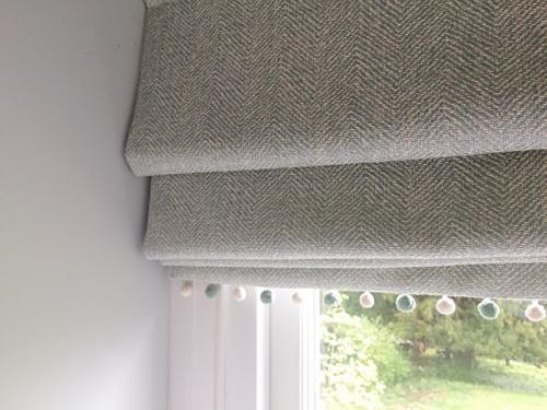 Жалюзи своими руками из картона. Жалюзи своими руками: простая инструкция по созданию вертикальных, горизонтальных и рулонных вариантов (125 фото)