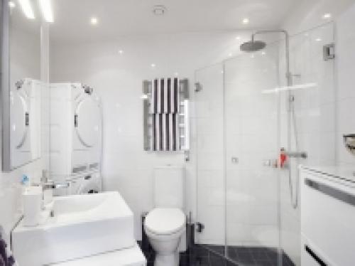 Размеры туалета в частном доме. Размеры дачного туалета, чертежи и правила строительства 16