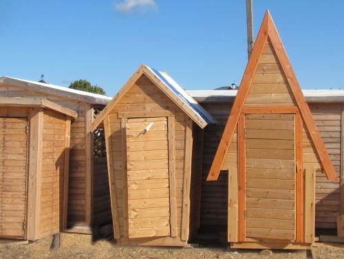 Туалет на даче варианты. Туалет для дачи — постройка своими руками и интеграция в ландшафтный дизайн (115 фото)