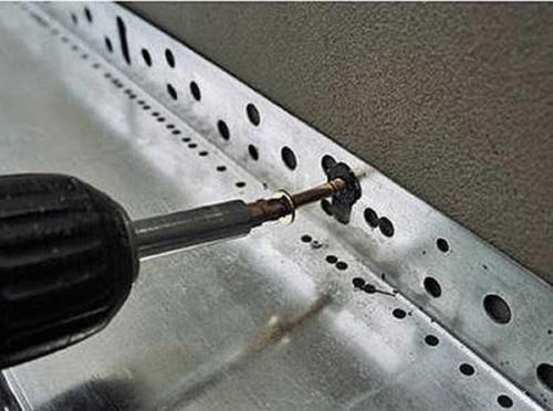 Утепление фасада пенопластом. Отделка подоконников, откосов, отлива