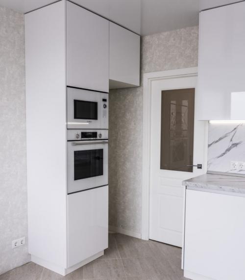 Установка духового шкафа и микроволновки в пенал. На какой высоте встраивать духовку или СВЧ?