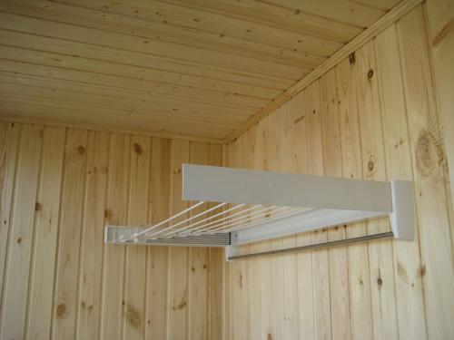 Сушилка для белья крепится к стене. Виды сушилок для белья настенных