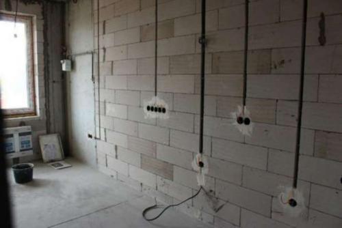 Электропроводка в доме своими руками. Как правильно развести проводку в частном доме своими руками: пошаговая инструкция монтажа для новичка, схемы подключения