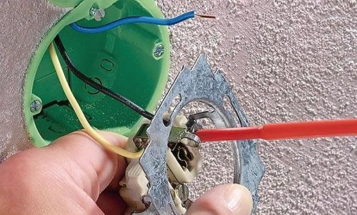 Диаметр отверстия под розетку в гипсокартоне. Как установить подрозетники в гипсокартон (21 фото): как правильно закрепить, установка в перегородку, выбор размера, разметка, варианты монтажа