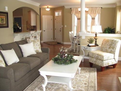 Проекты домов 6х6 два этажа с котельной. Классический вариант планировки первого этажа