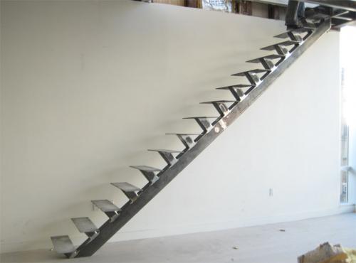 Самодельная стремянка из профильной трубы складная. Как сделать стремянку (лестницу) из профильной трубы