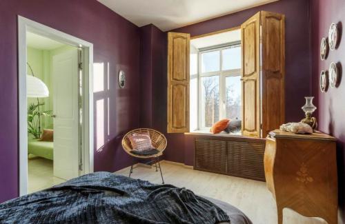 Какие плинтуса лучше для пола. Как выбрать плинтусы для пола – 50 фото и гид по выбору