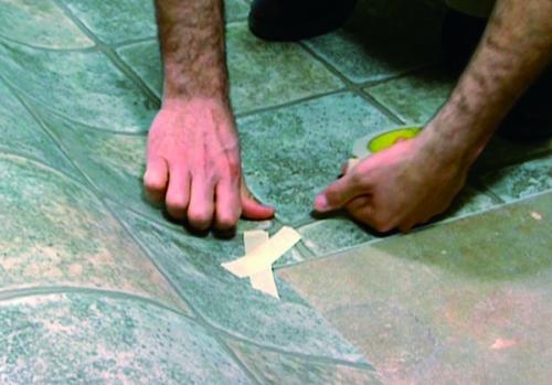 Как поменять линолеум на кухне если стоит кухонный гарнитур. Как самостоятельно положить линолеум: простая и понятная инструкция