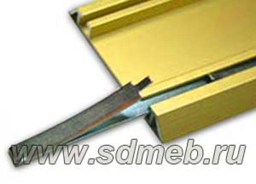 Установка нижней направляющей шкафа купе. Крепление раздвижных дверей шкафа купе: несколько простых шагов