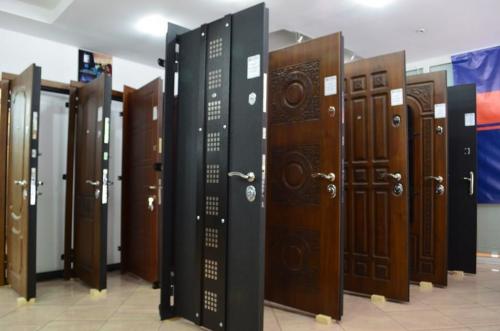 Сменить замки на входной двери. Ситуации, когда требуется сменить замки