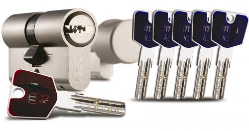 Сменить замки на входной двери. Ситуации, когда требуется сменить замки