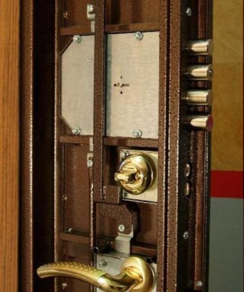 Поменять дверной замок. Замена замка на входной металлической двери: порядок действий и рекомендации