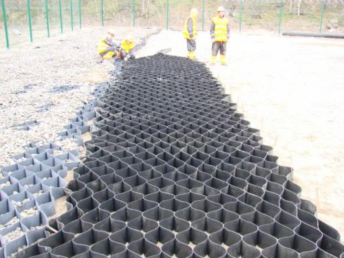 Сетка для щебня для укрепления склона. Георешетка для укрепления склонов — виды, модели, производители, советы по выбору и особенности применения (95 фото + видео)