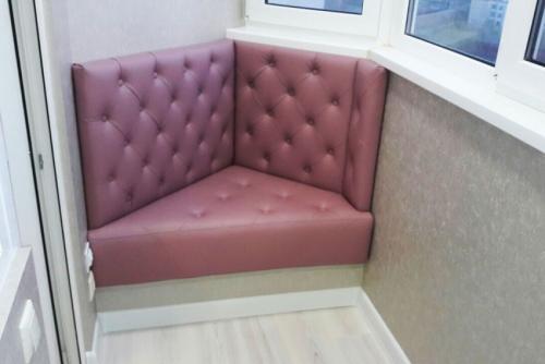 Диван на балкон – размещение и монтаж современных моделей своими руками