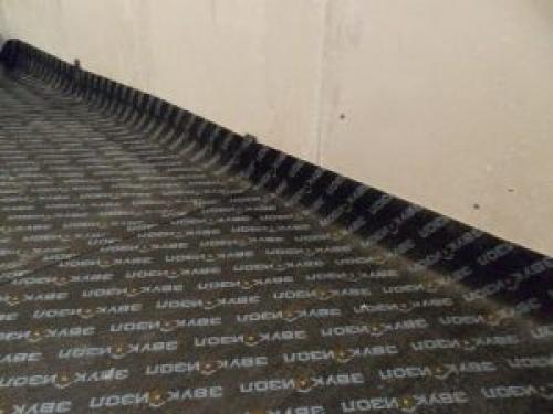 Как обеспечить герметичность пола в деревянном доме. Виды гидроизоляции для деревянного пола