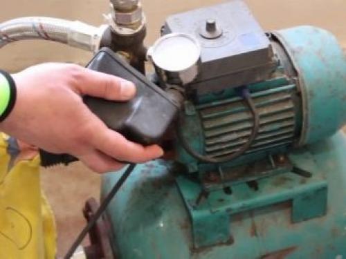 Настроить реле давления воды для насоса. 05