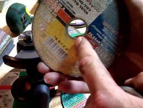 Как правильно устанавливать диск на болгарку. Как ставить диск на болгарку: кольцом наружу или вовнутрь